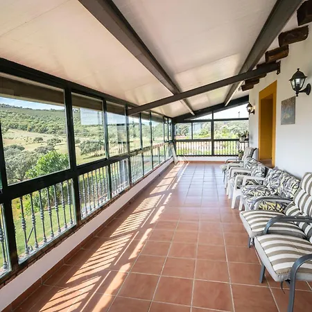 Country house La Sierra De Monfraguee