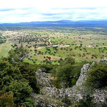 Country house La Sierra De Monfraguee